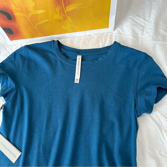 Aritzia Babaton foundation T-shirt - Picture 2 of 7